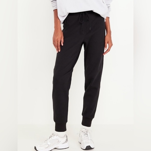 NWT! Black High-Waisted Dynamic Fleece Joggers - Size 2X💙 - Picture 1 of 12